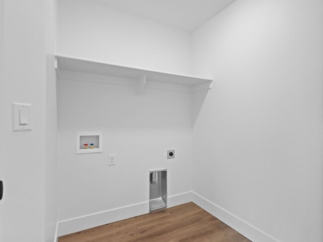 Building Photo - 2986 Sydney Dr