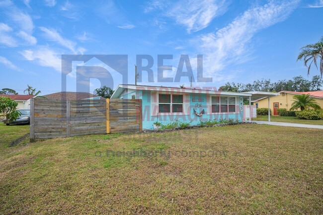 Building Photo - Adorable 2 Bedroom in Venice FL available ...