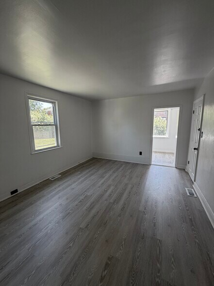 Building Photo - 5717 Simmonds Ave