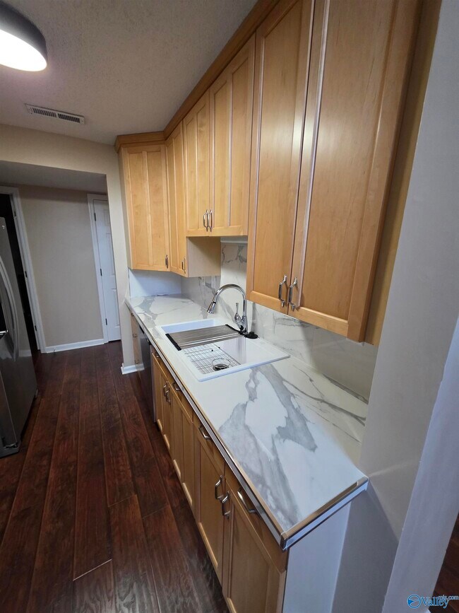 Building Photo - 1127 Stones Throw Dr NW