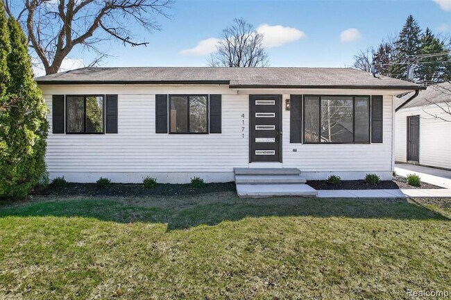 Building Photo - 4171 Mapleleaf Rd