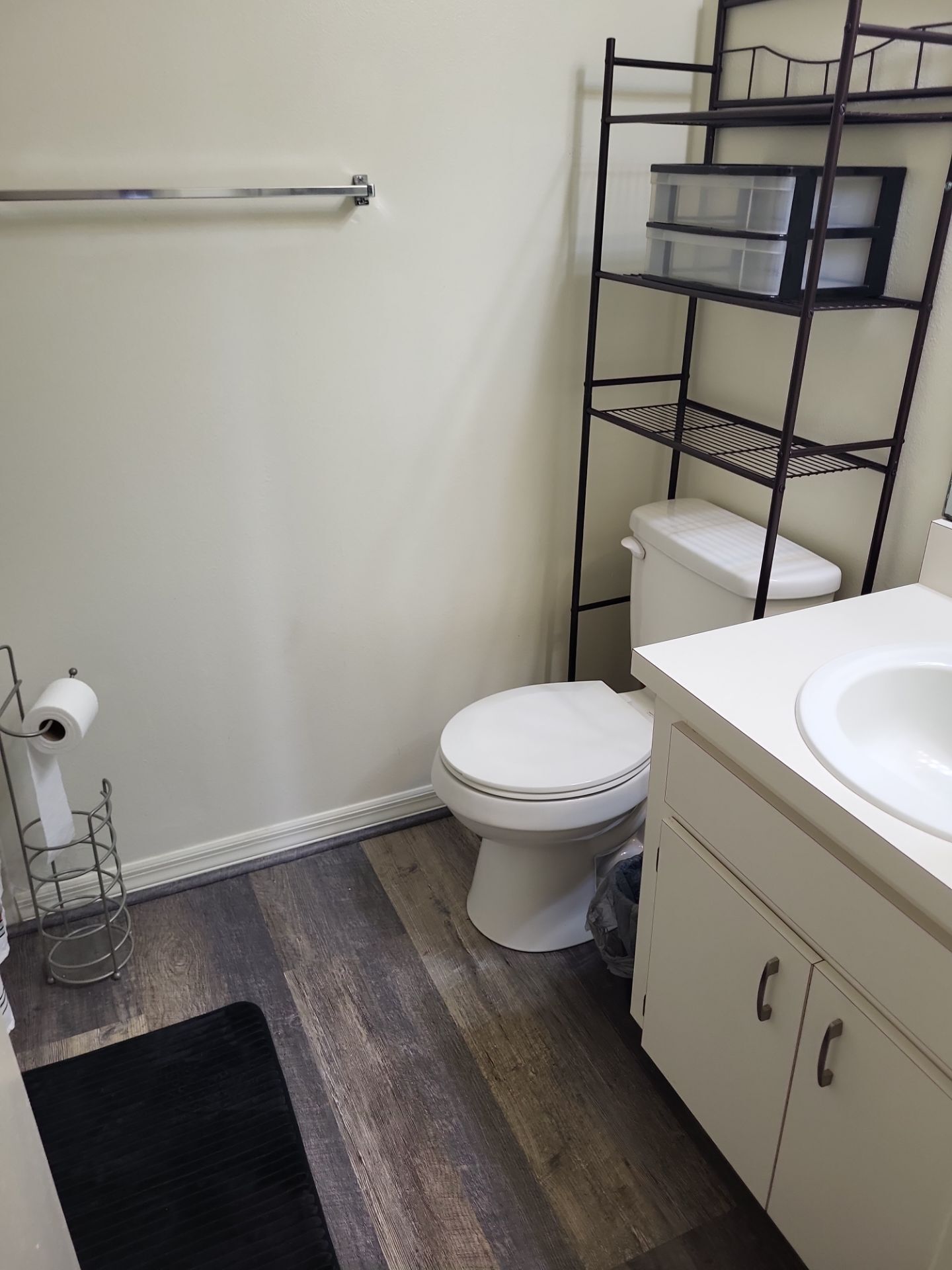 Building Photo - 943 SE Mayo Dr