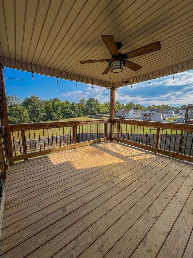 Building Photo - Move-In Specials Available! Must See-Stunning 5-Bedroom Home in 37043!!