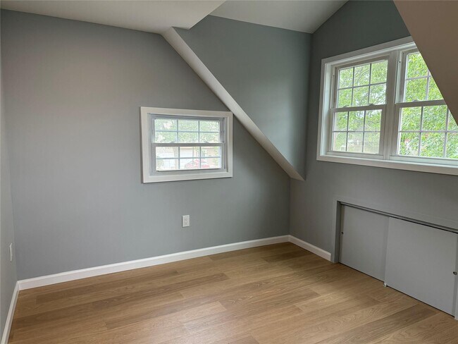 Building Photo - 64 Haymaker Ln