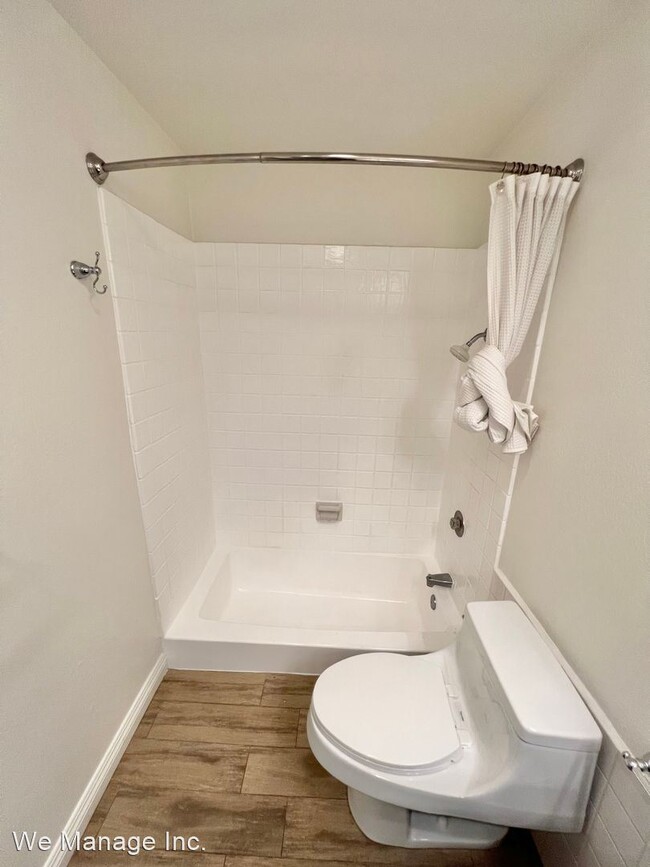 Building Photo - 1 br, 1 bath House - 6219 Marina Pacifica ...