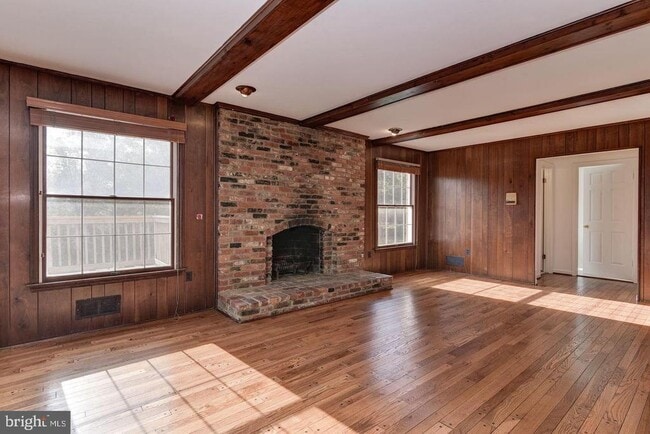 Building Photo - 9601 Persimmon Tree Rd