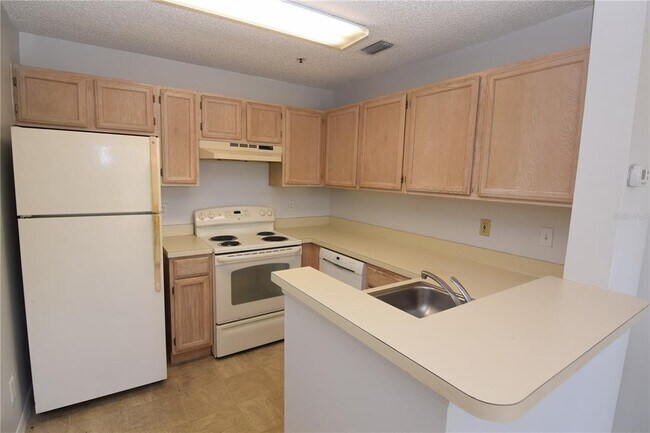 Building Photo - 4021 Crockers Lake Blvd