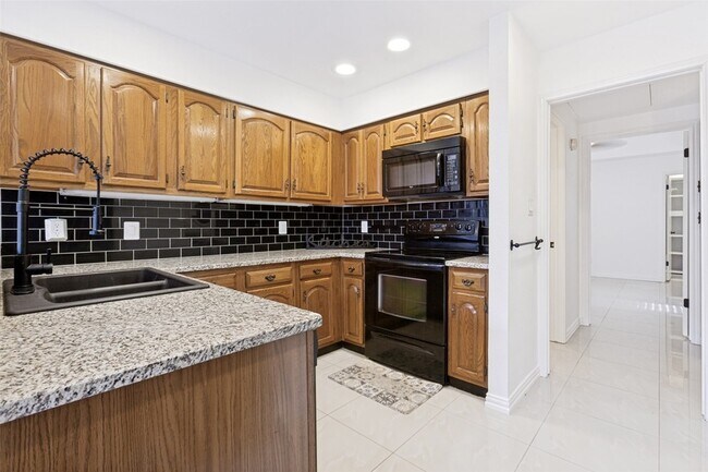 Building Photo - 5100 Verde Valley Ln
