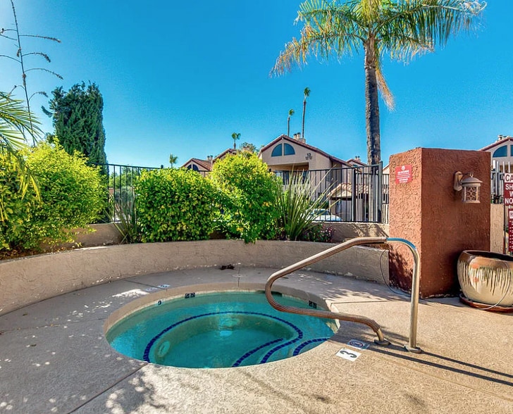 Building Photo - 10301 N 70th St