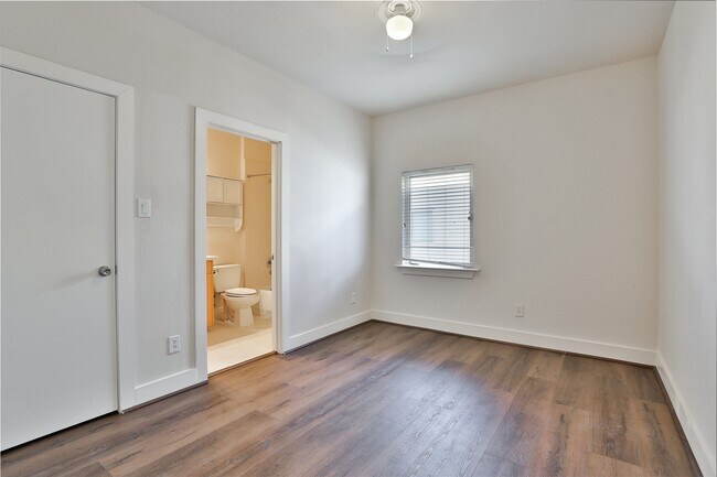 Building Photo - 4706 Austin St