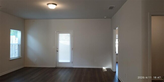 Building Photo - 132 Marion Dr