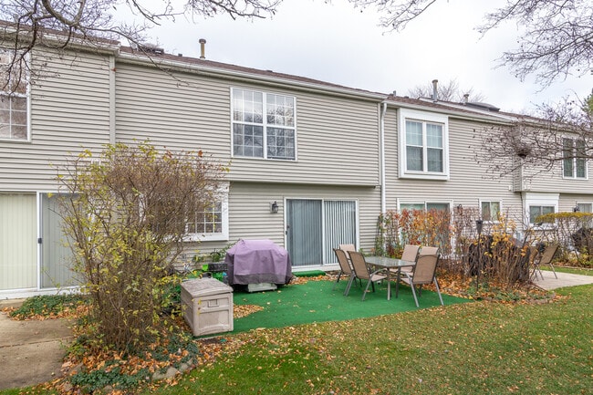 Building Photo - 23 Carey Ln