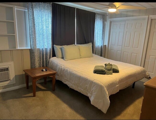 Building Photo - 2317 W Bristol Ave