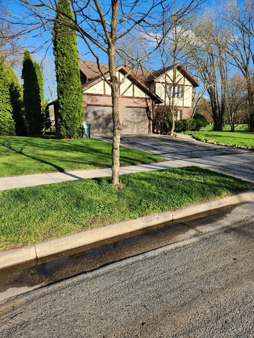 Building Photo - 2200 Frisch Rd