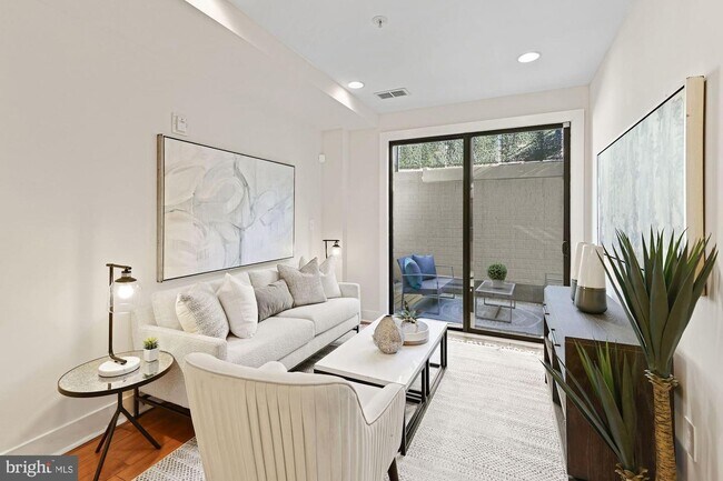 Building Photo - 2140 Wisconsin Ave NW