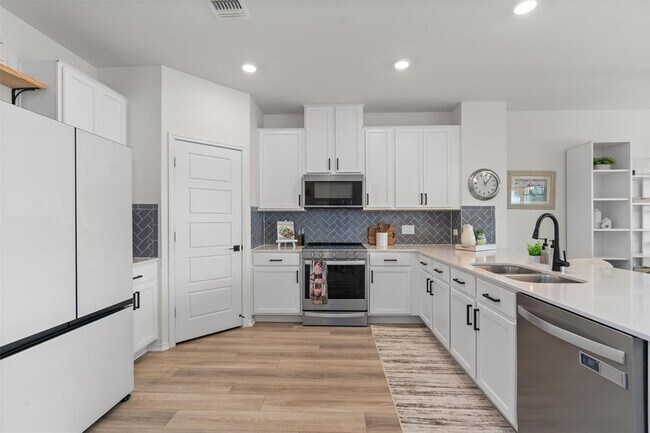 Building Photo - 7701 Sika Rose Ln