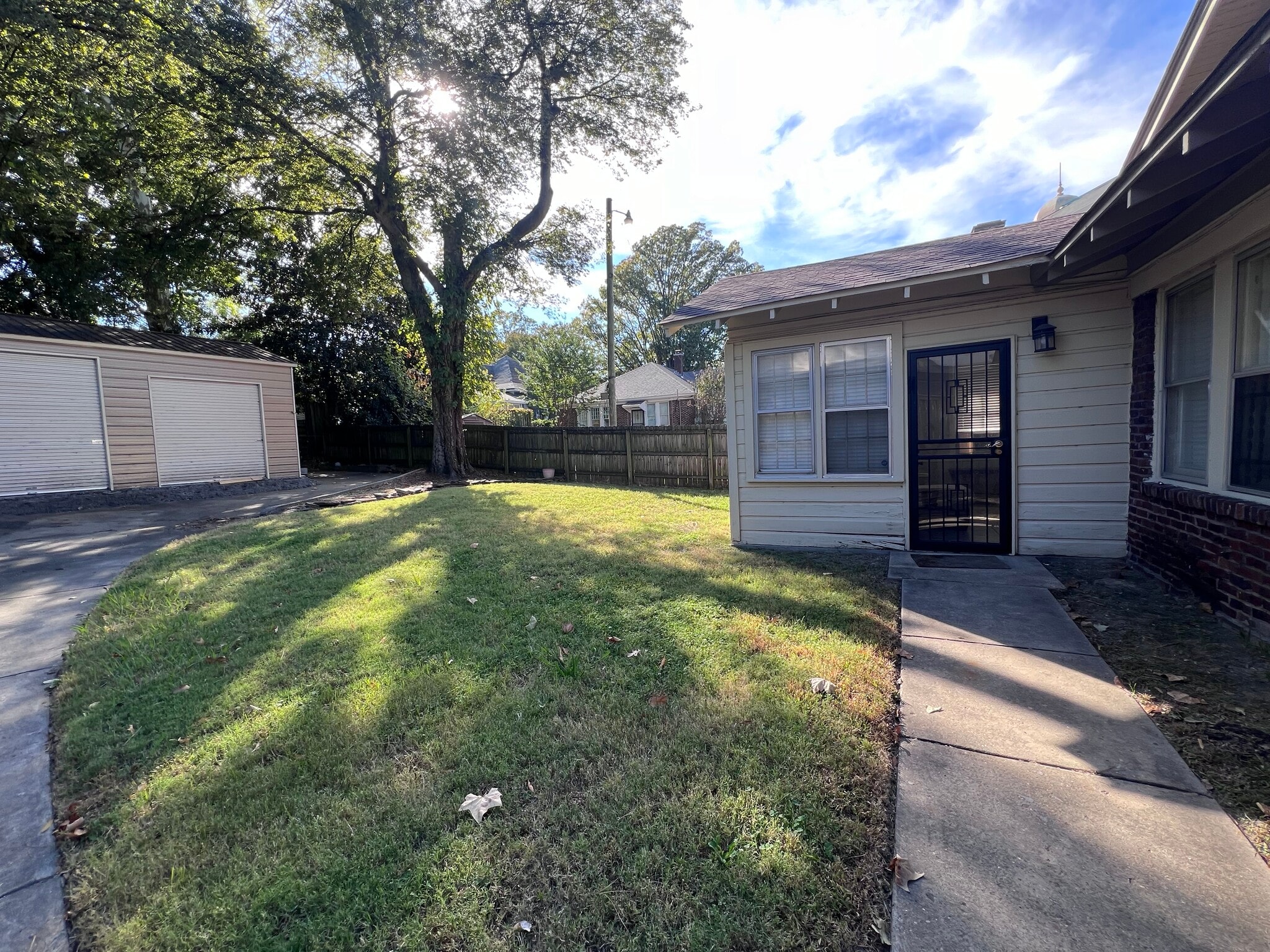 Building Photo - 1439 Eastmoreland Ave