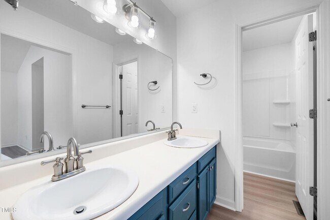 Building Photo - 409 Vista Springs Cir