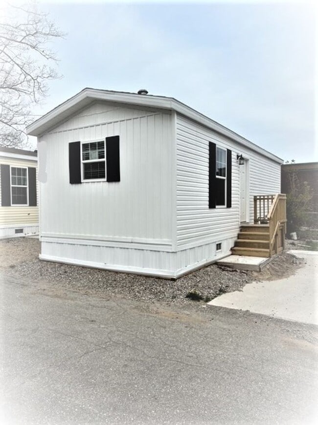 Building Photo - New 1 Bedroom 1 bathroom