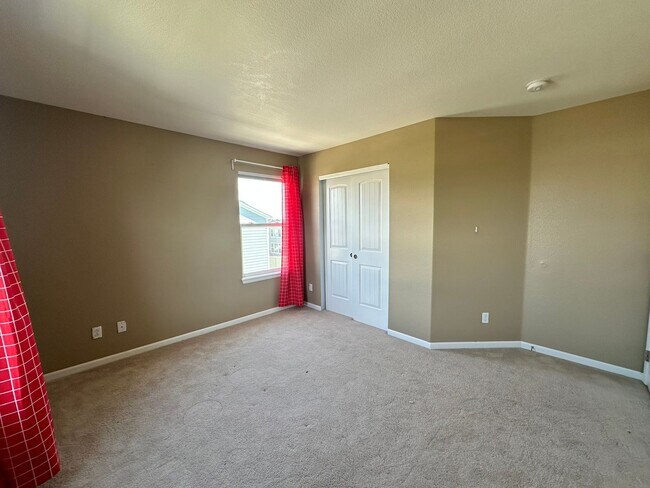 Building Photo - Horseshoe Ridge 4bd 3ba 2,522sq.ft. home FOR RENT!