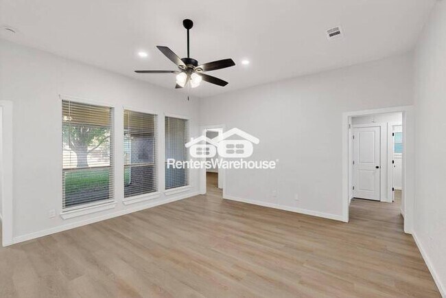 Building Photo - Completely Refreshed NRH Home Move IN Ready.