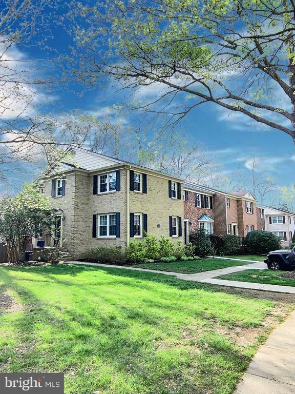 Primary Photo - 9445 Park Hunt Ct