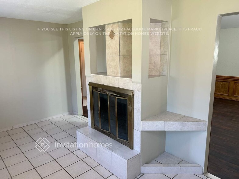 Building Photo - 316 N La Quinta Cir