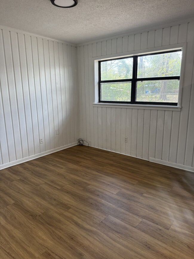 Building Photo - 1000 Fairlane Dr