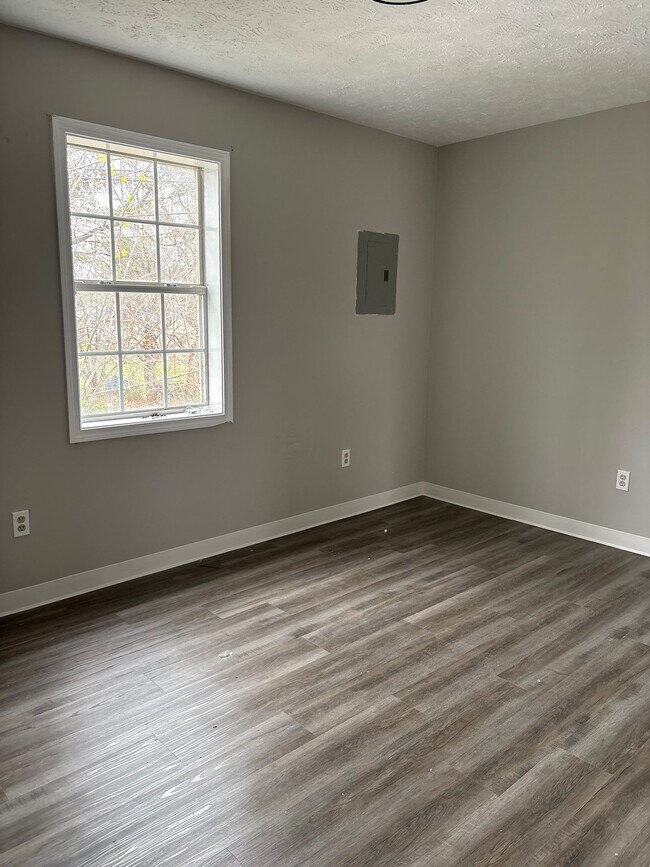 Building Photo - 1286 Fairground Rd