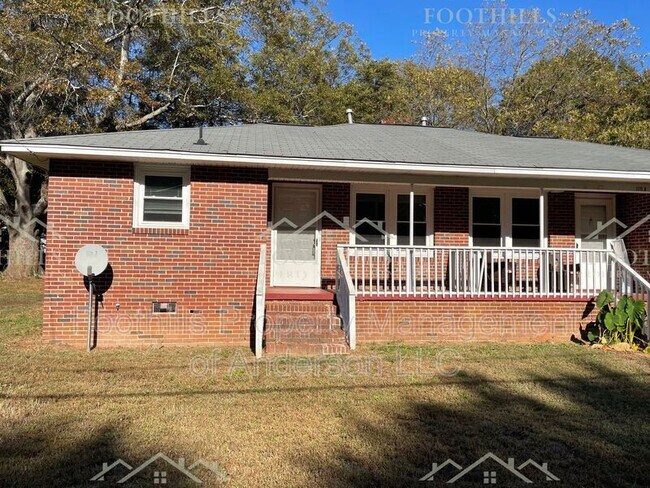 Primary Photo - 3315 Berry Ln