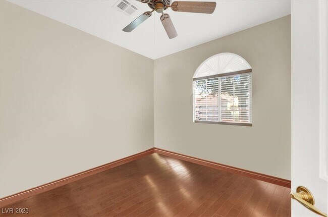 Building Photo - 10605 Bardilino St