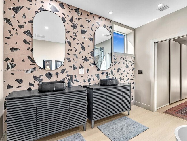 Building Photo - 7934 West Dr