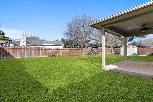 Building Photo - 3812 Eagles Nest St