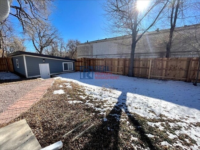 Building Photo - 229 E Las Vegas St