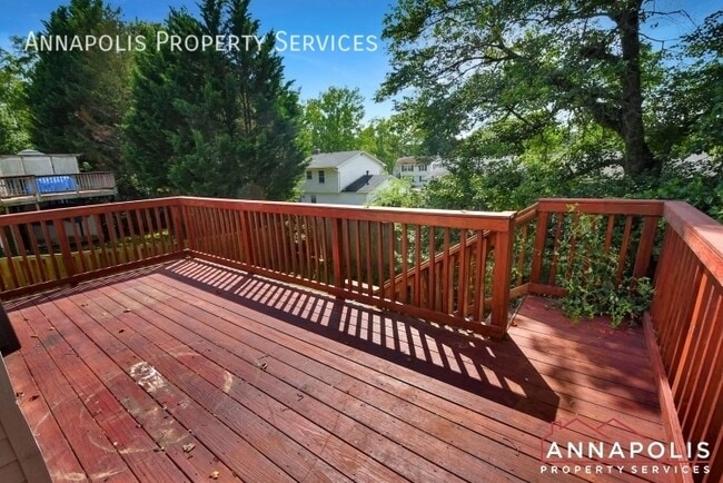 Building Photo - 806 Lilac Ct