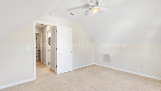 Building Photo - 1010 Winterberry Cir