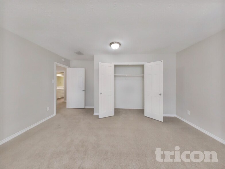 Building Photo - 15806 Crystal Brook Dr