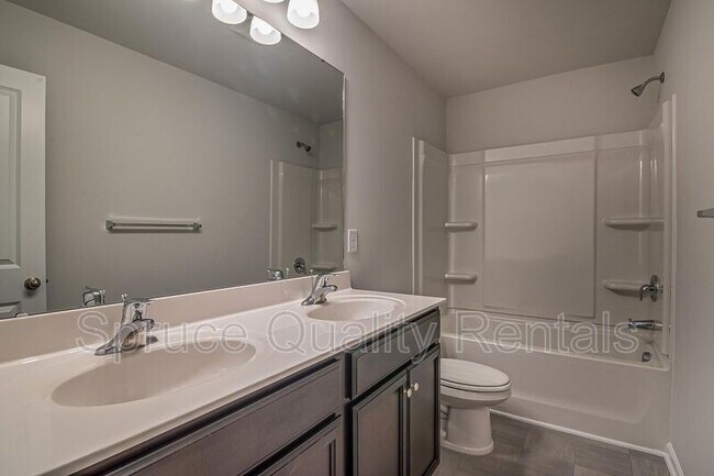 Building Photo - 1115 Hardwick Dr