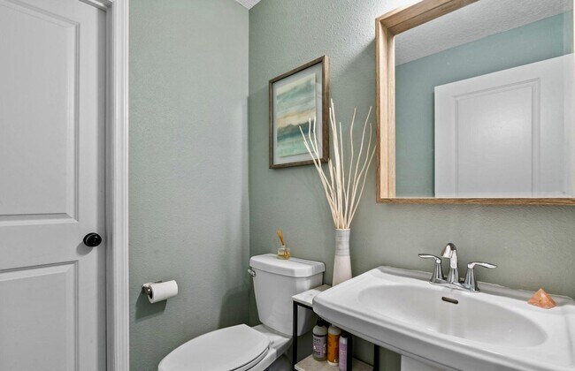 Building Photo - Gorgeous 4/ 2.5 Home in the Beautiful Lake Asbury Area of Clay County! $2,550.00