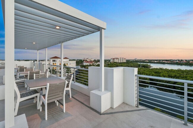Building Photo - 1 S Coastal Way