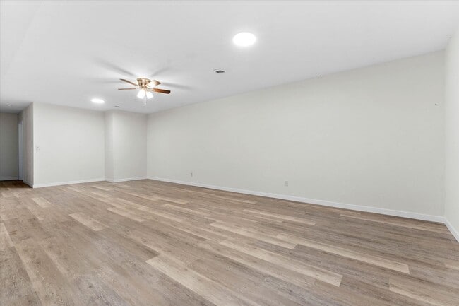Building Photo - 1102 Apache Dr