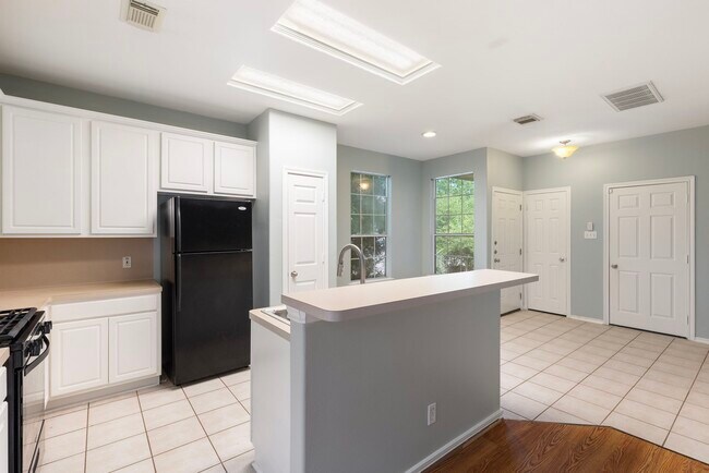 Building Photo - 229 Summerhaze Cir