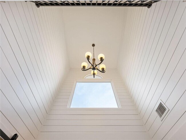 Building Photo - 3965 Hamilton View Way NE