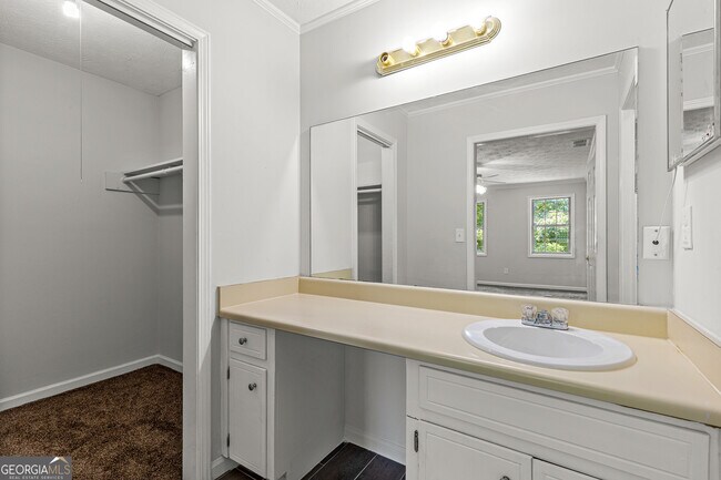 Building Photo - 4966 Cold Springs Dr NW