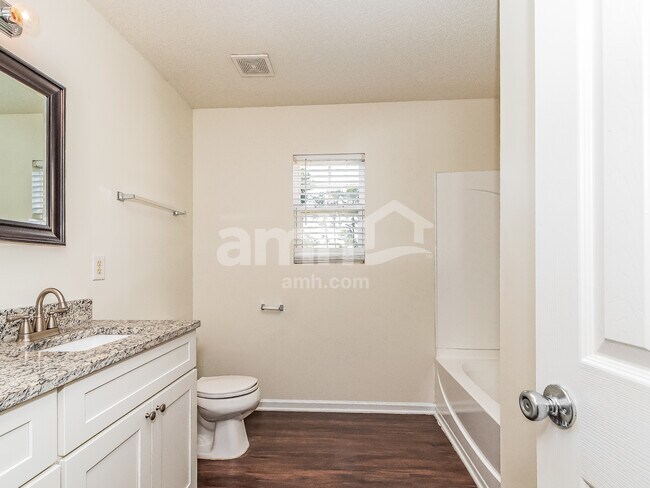 Building Photo - 1212 Whitman Dr