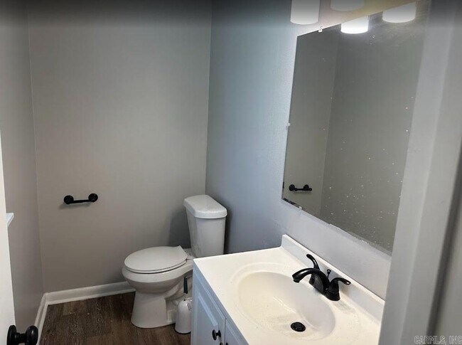 Building Photo - 7409 Skylark Dr
