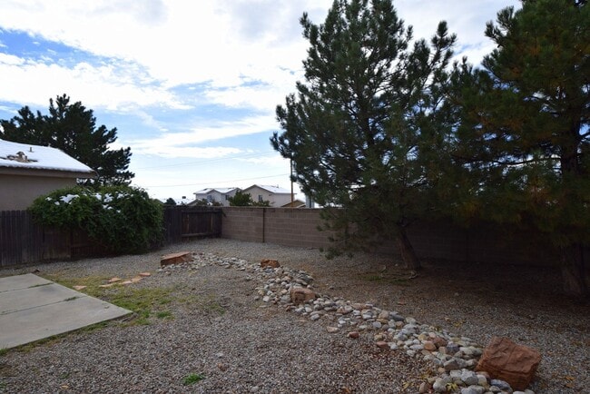 Building Photo - Great location! Nice 3Br, 2.5Ba Near Alame...