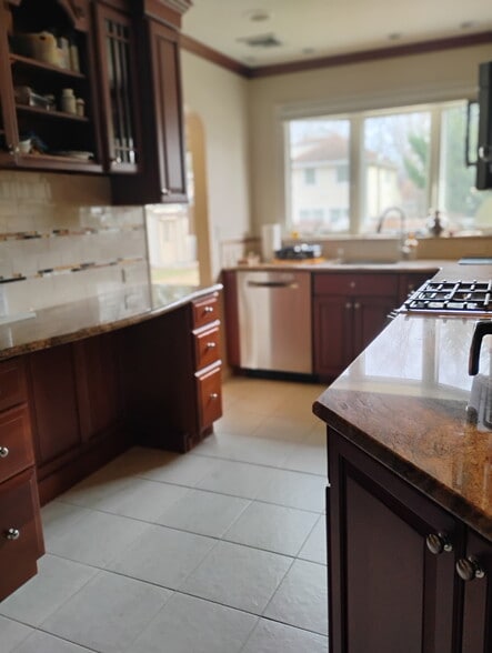 Building Photo - 9 Harris Pl