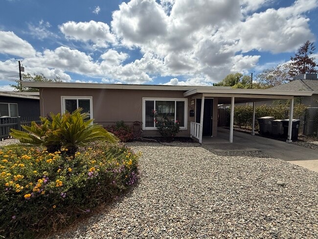 Primary Photo - 1220 Browning Dr