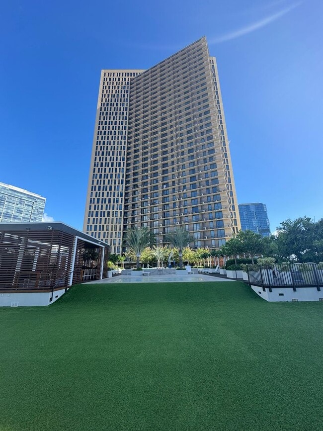 Building Photo - Brand new luxury Studio for rent in A'Ali'i